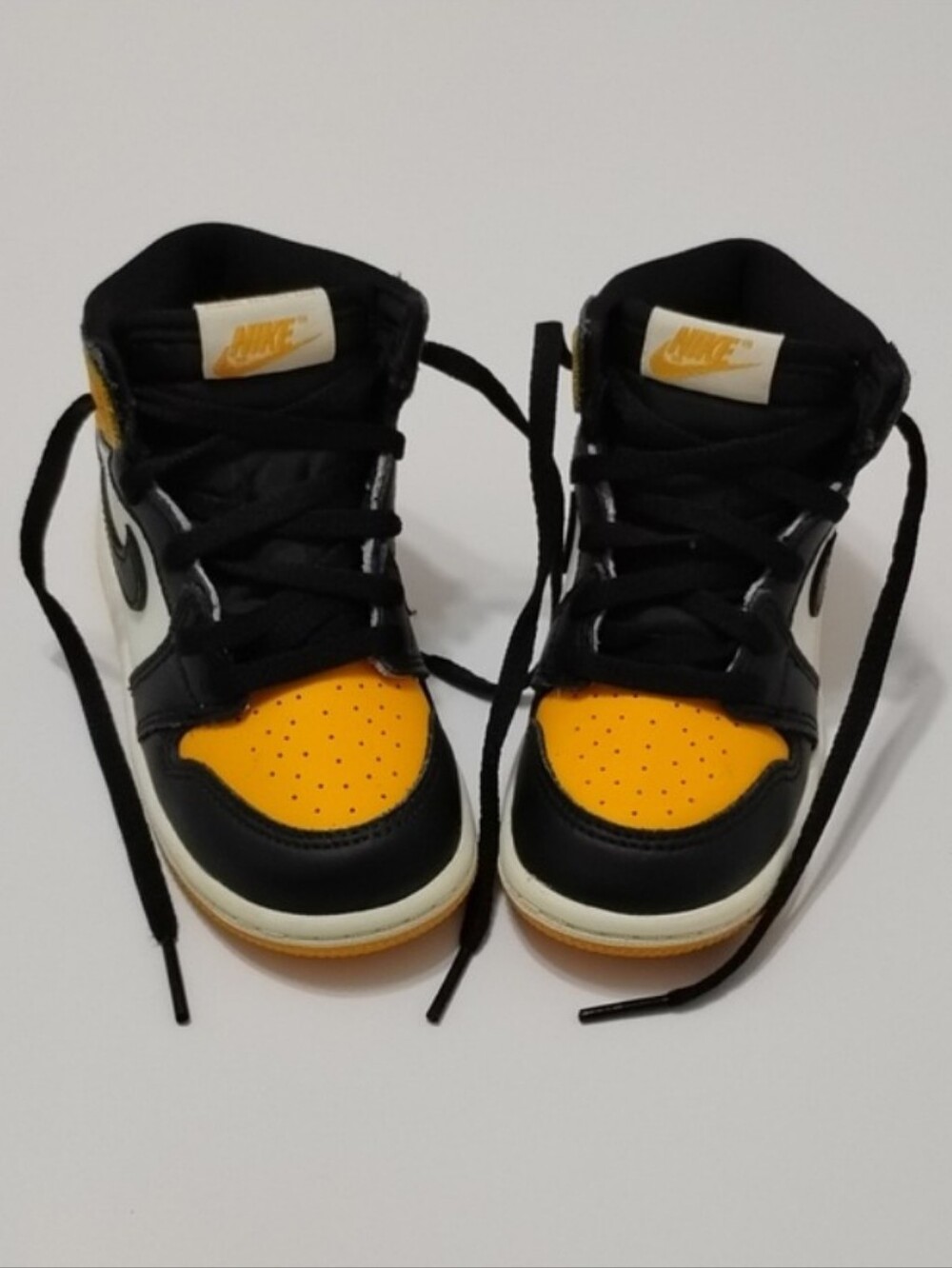 Air Jordan 1 Retro High OG Taxi Sneakers Sz 8